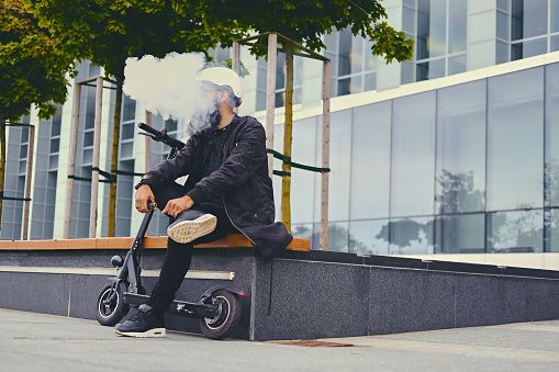 Concerns of vaping while riding an electric kick scooter
